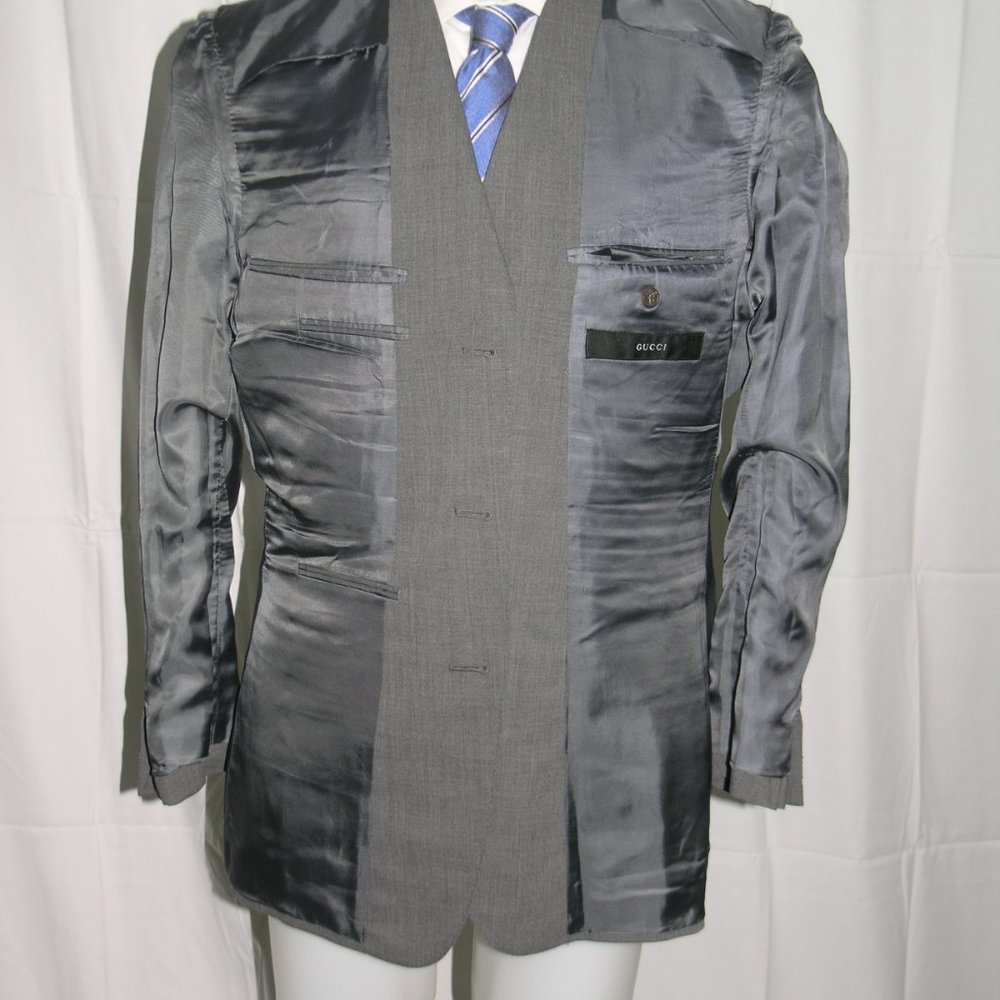 Gucci Tom Ford Era Gray Solid Woven Three Button … - image 8